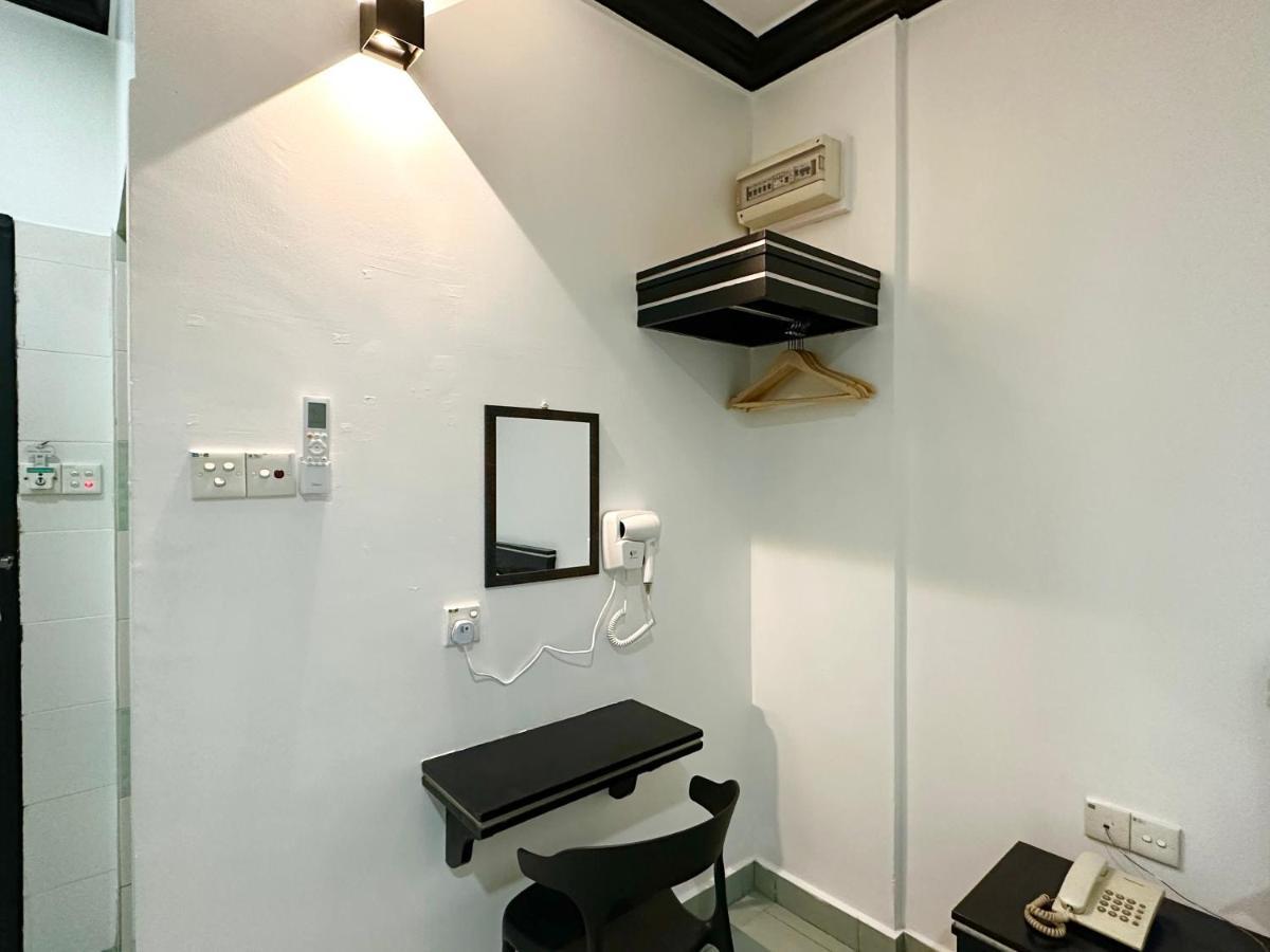 Hotel Tourist City Centre By Hotspot Essential Kota Kinabalu Bagian luar foto
