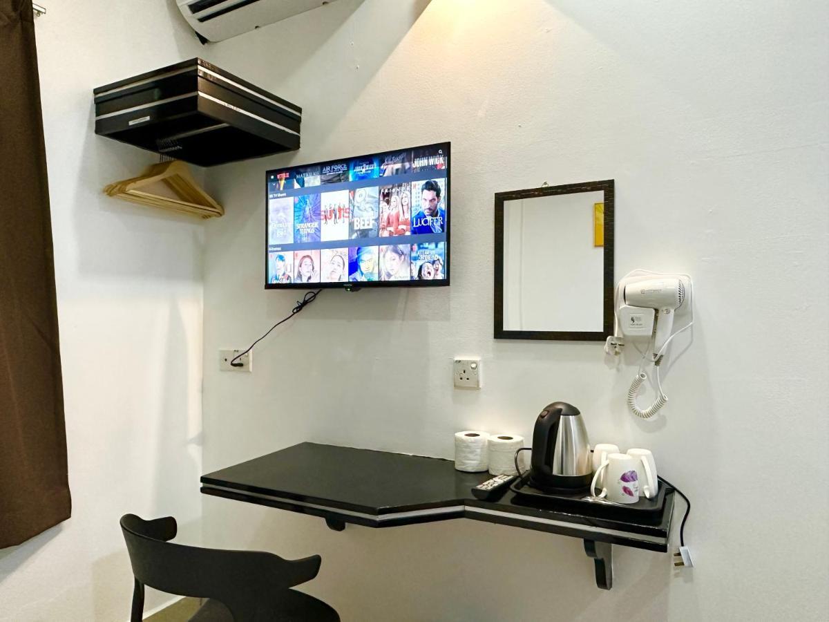 Hotel Tourist City Centre By Hotspot Essential Kota Kinabalu Bagian luar foto