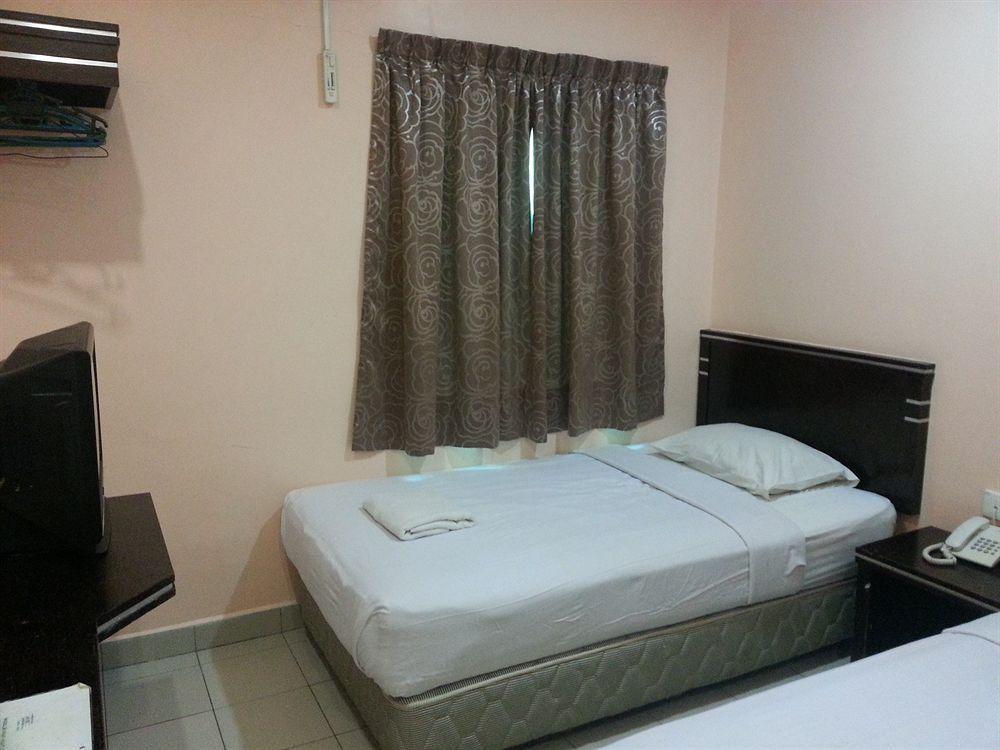 Hotel Tourist City Centre By Hotspot Essential Kota Kinabalu Bagian luar foto
