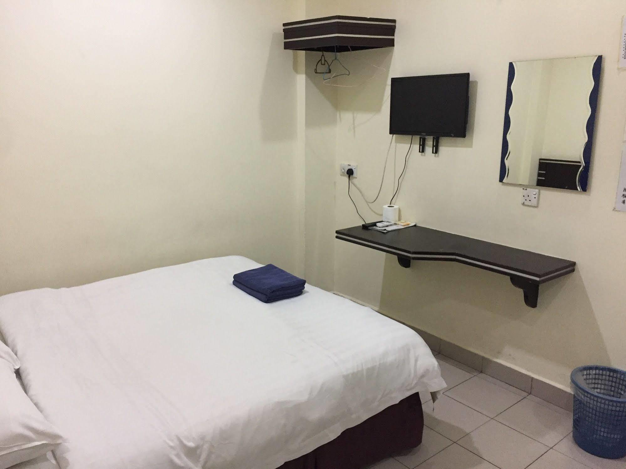 Hotel Tourist City Centre By Hotspot Essential Kota Kinabalu Bagian luar foto