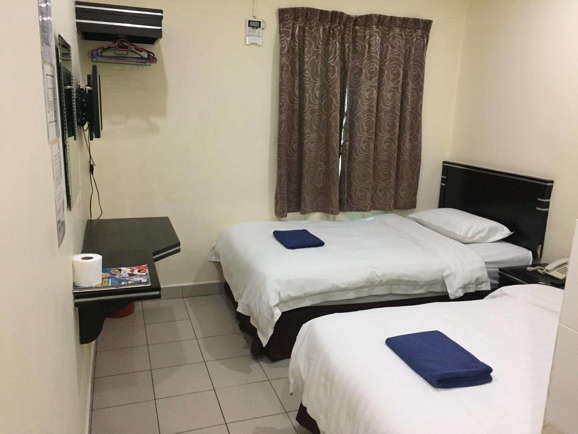 Hotel Tourist City Centre By Hotspot Essential Kota Kinabalu Bagian luar foto