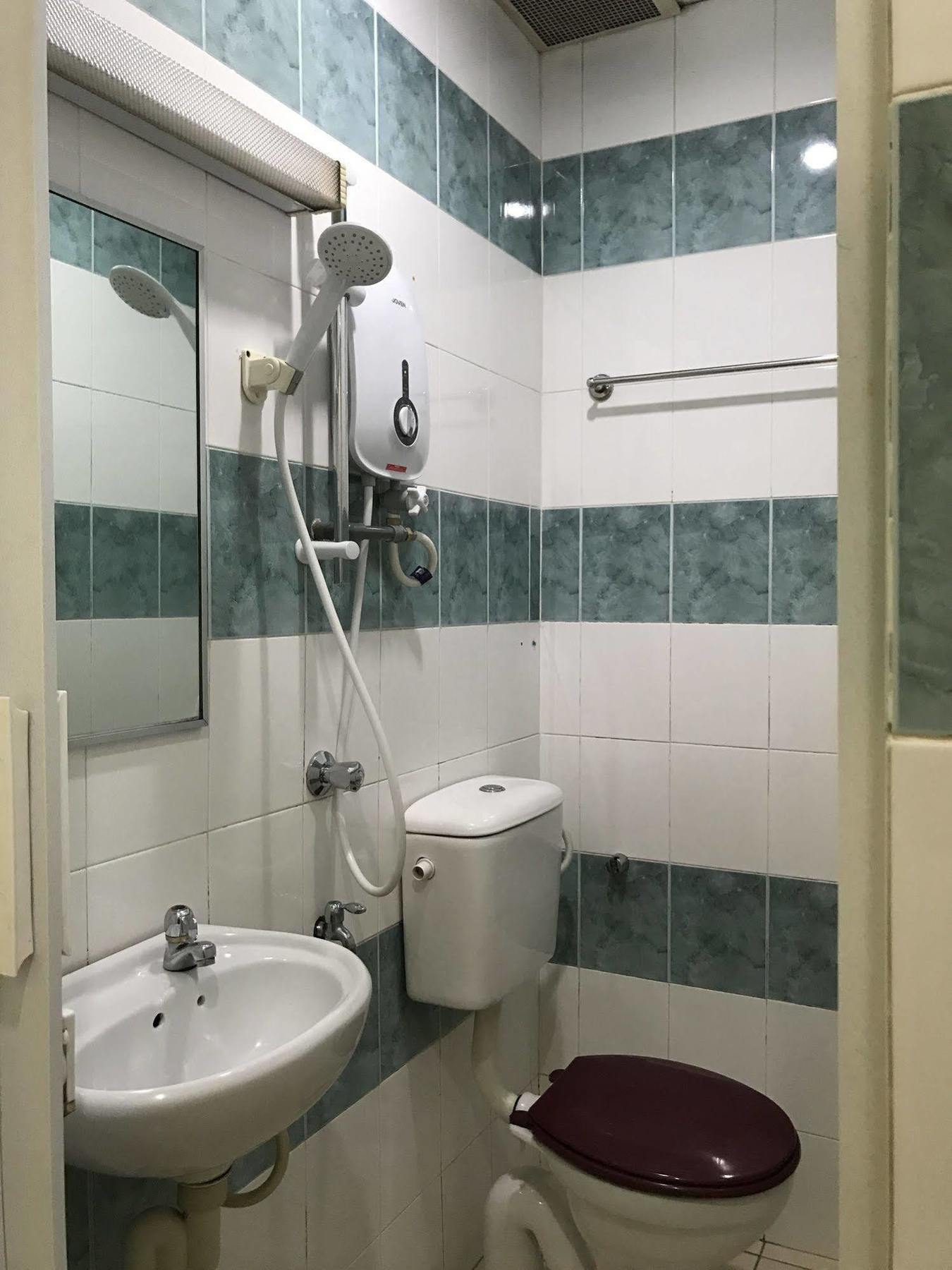 Hotel Tourist City Centre By Hotspot Essential Kota Kinabalu Bagian luar foto